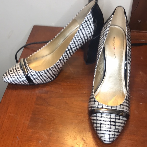 Black and white heels - Picture 3 of 8